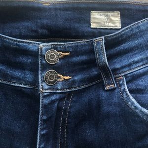 mid rise ankle skinny bridge by gly from Buckle